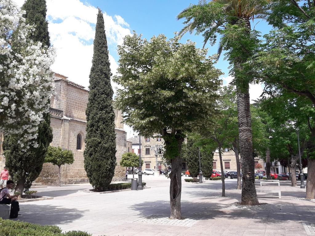 Apartamentos Sol De Mayo Úbeda Exterior foto